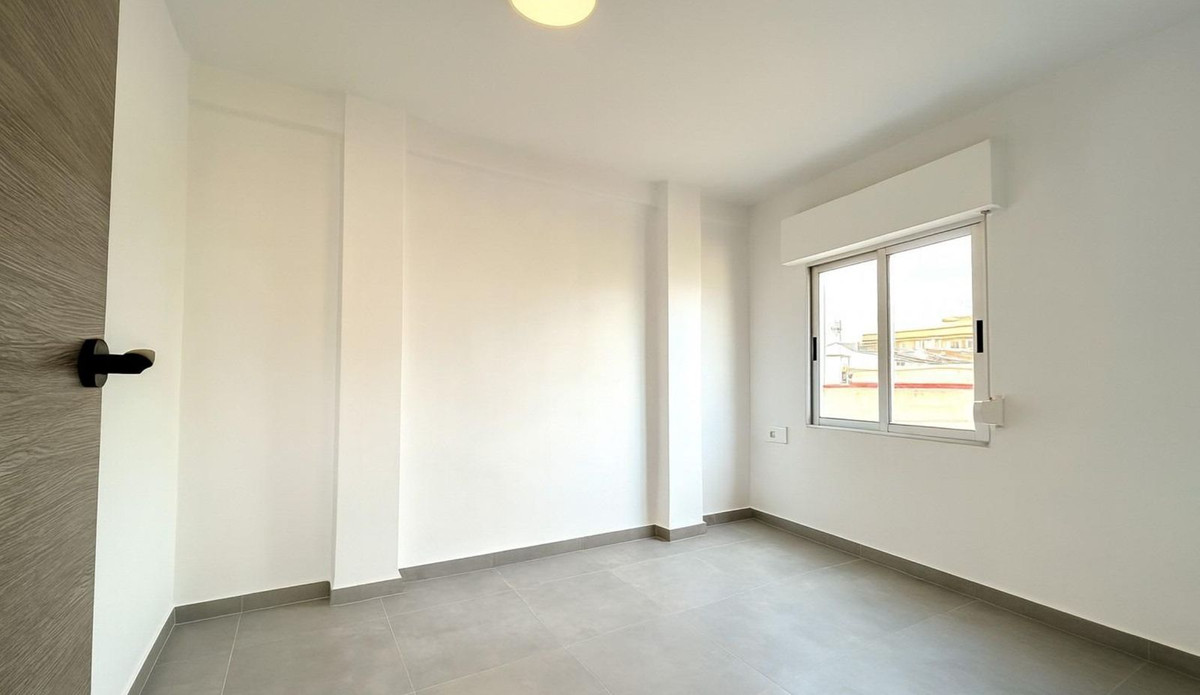 For sale - 2 Bedroom 1 Bathroom Apartment - Middle Floor Apartment in Pilar de la Horadada - Torre de la Horadada  - Alicante