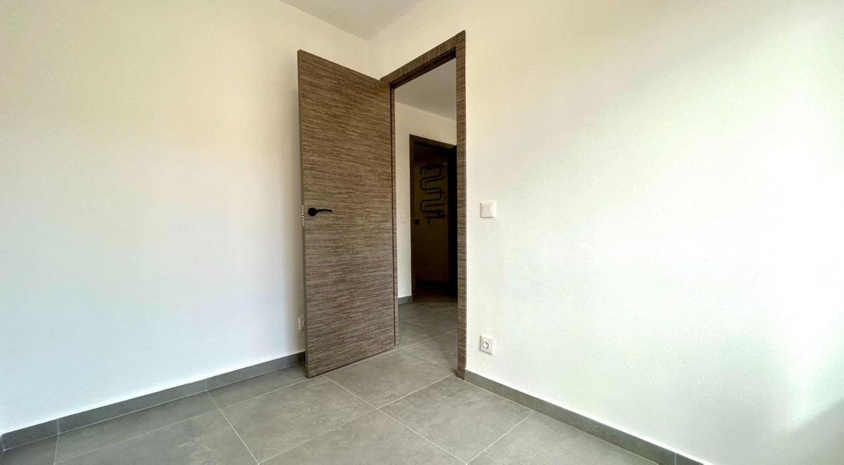 For sale - 2 Bedroom 1 Bathroom Apartment - Middle Floor Apartment in Pilar de la Horadada - Torre de la Horadada  - Alicante