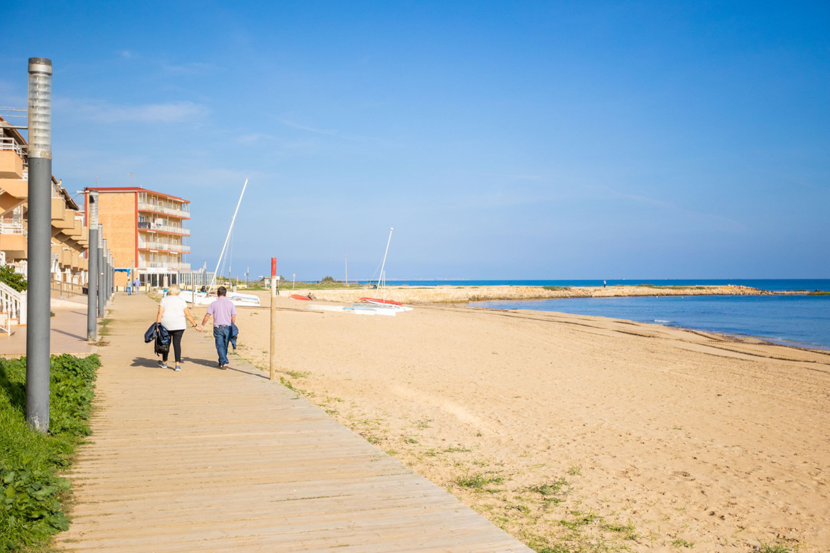 For sale - 3 Bedroom 1 Bathroom  Sea View Apartment in La Mata - La Mata  - Alicante