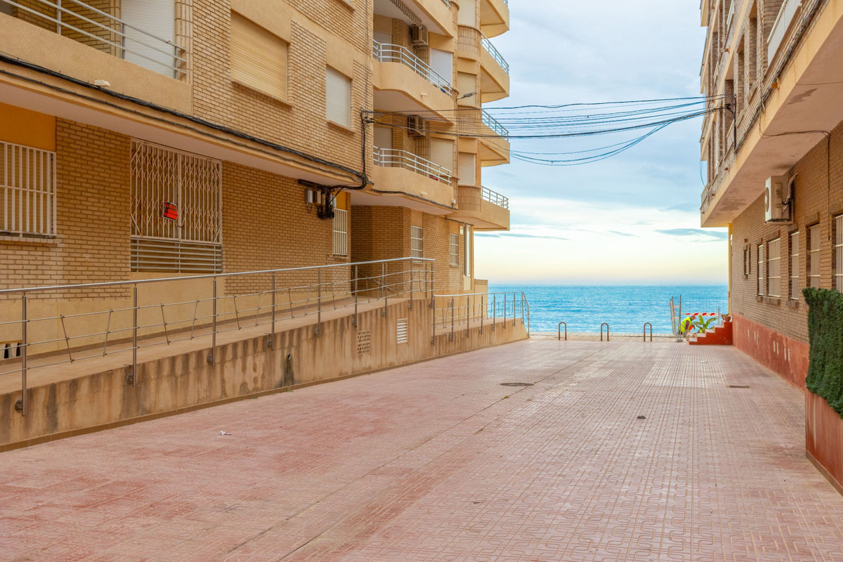 For sale - 3 Bedroom 1 Bathroom  Sea View Apartment in La Mata - La Mata  - Alicante