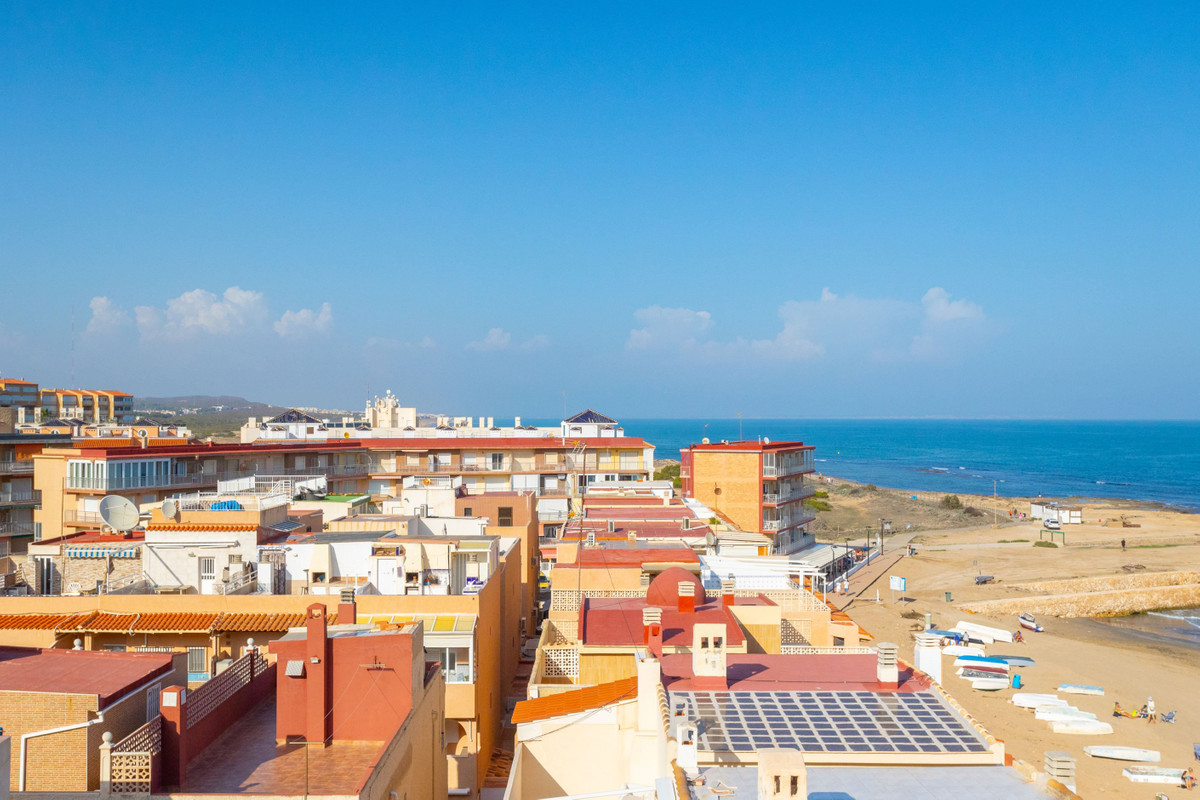 For sale - 3 Bedroom 1 Bathroom Apartment - Middle Floor Apartment in Torrevieja - La Mata  - Alicante
