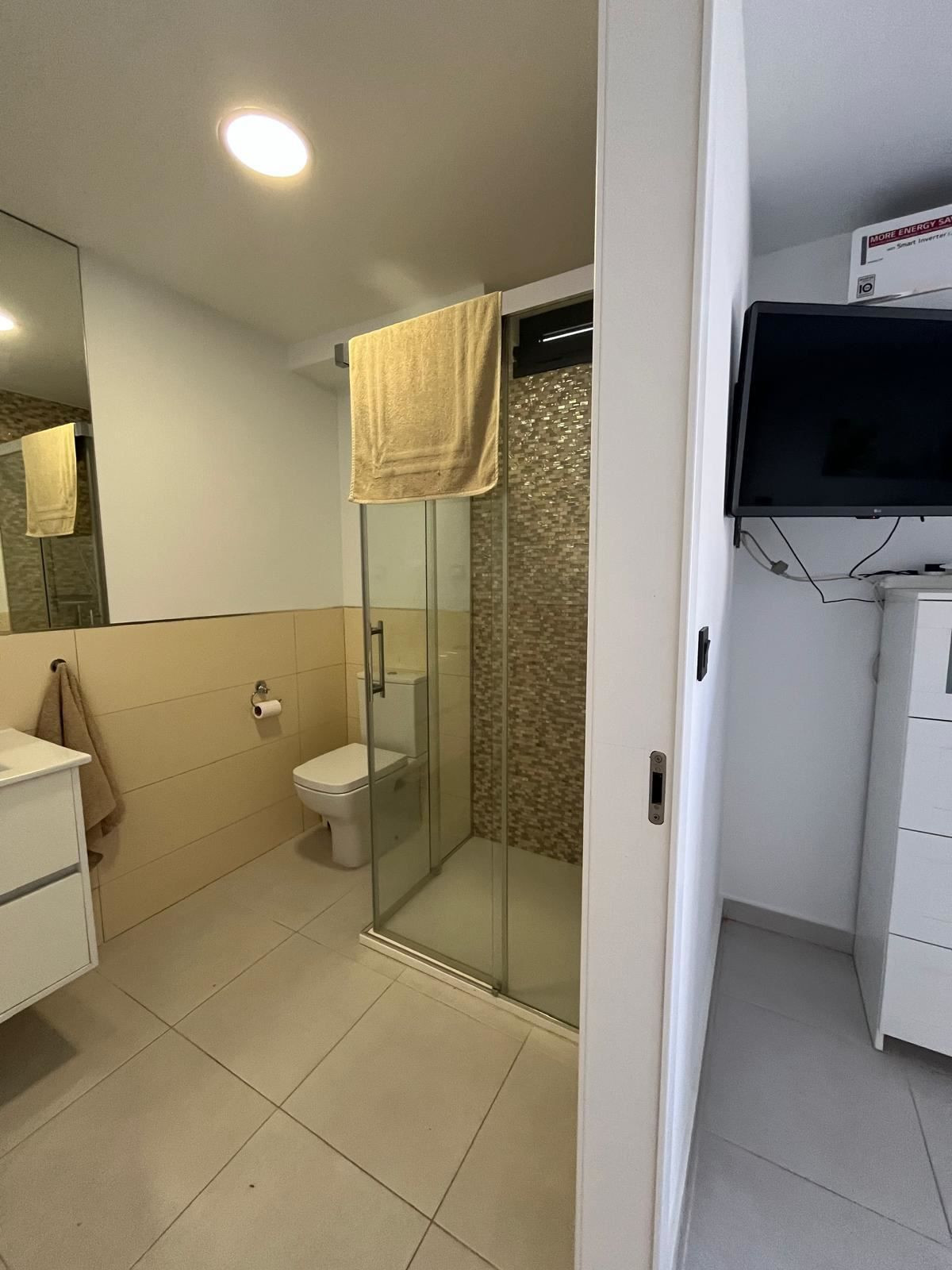 For sale - 3 Bedroom 2 Bathroom House - Detached Villa in Orihuela - Villamartin  - Alicante