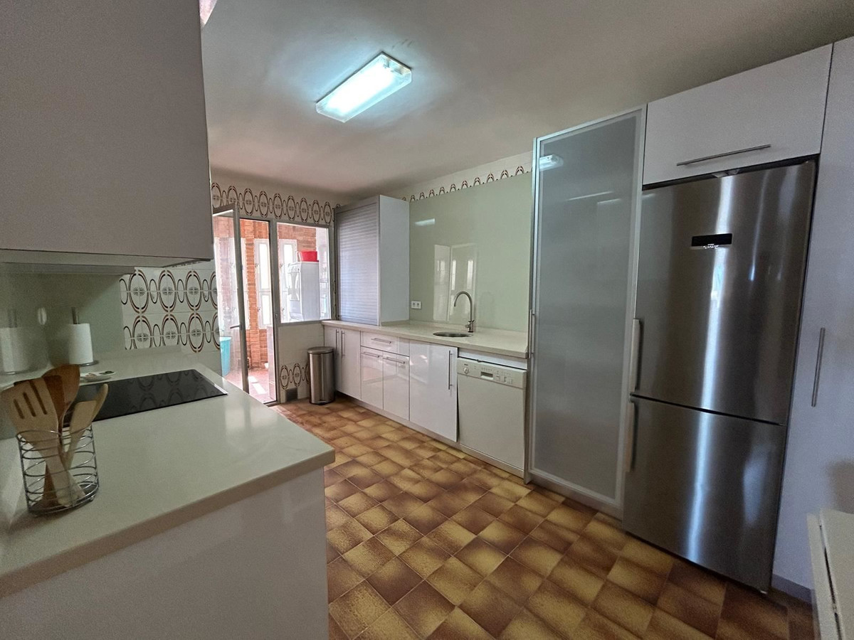 For sale - 3 Bedroom 2 Bathroom Apartment - Ground Floor Apartment in Torrevieja - Torrevieja Centro  - Alicante