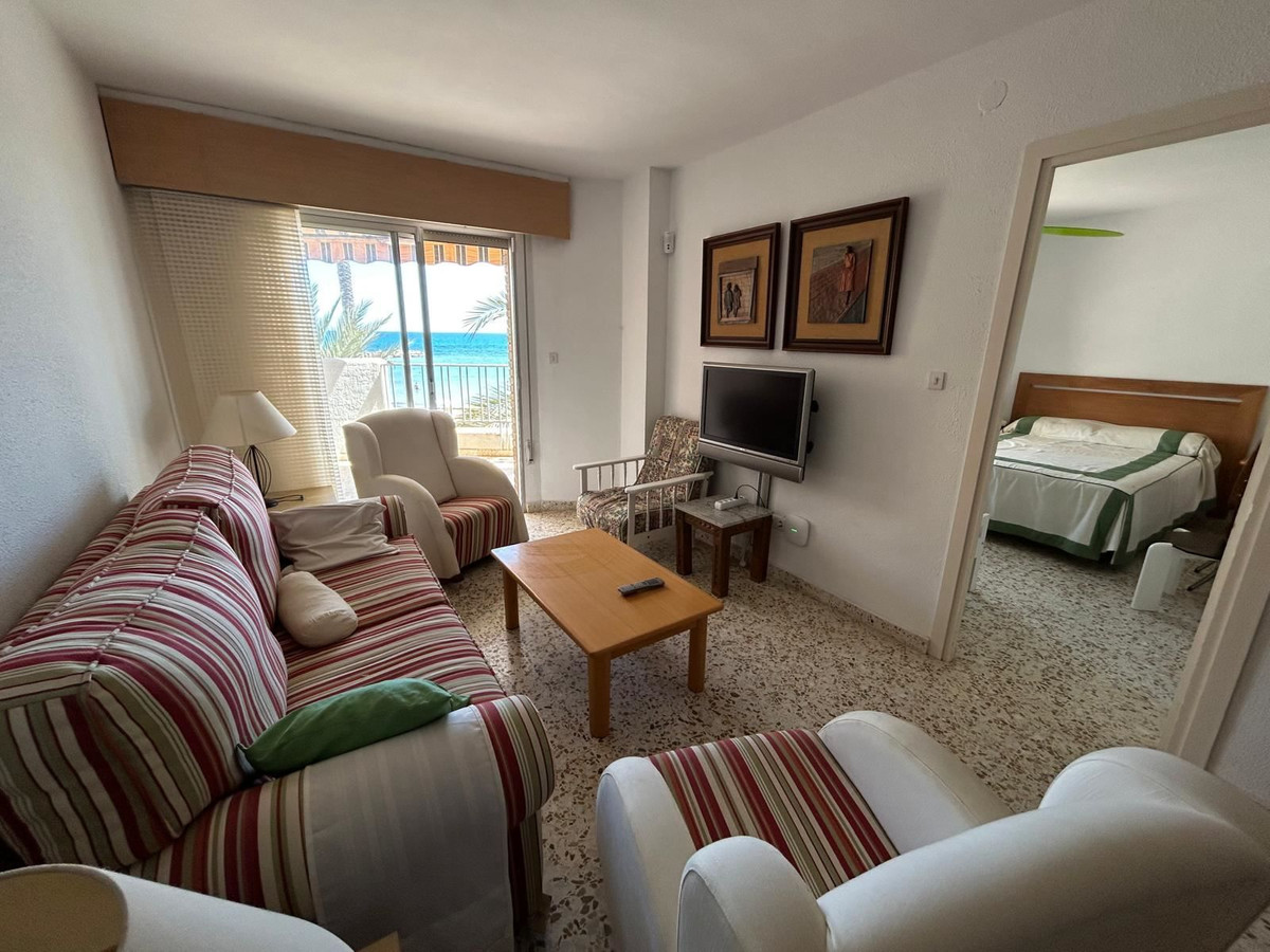 For sale - 3 Bedroom 2 Bathroom Apartment - Ground Floor Apartment in Torrevieja - Torrevieja Centro  - Alicante