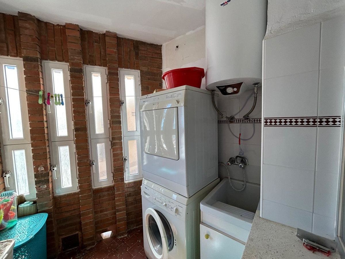 For sale - 3 Bedroom 2 Bathroom Apartment - Ground Floor Apartment in Torrevieja - Torrevieja Centro  - Alicante