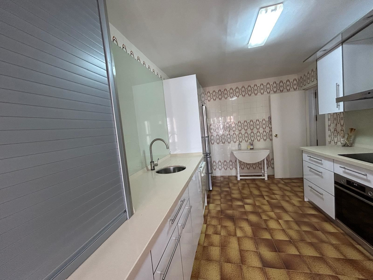 For sale - 3 Bedroom 2 Bathroom Apartment - Ground Floor Apartment in Torrevieja - Torrevieja Centro  - Alicante