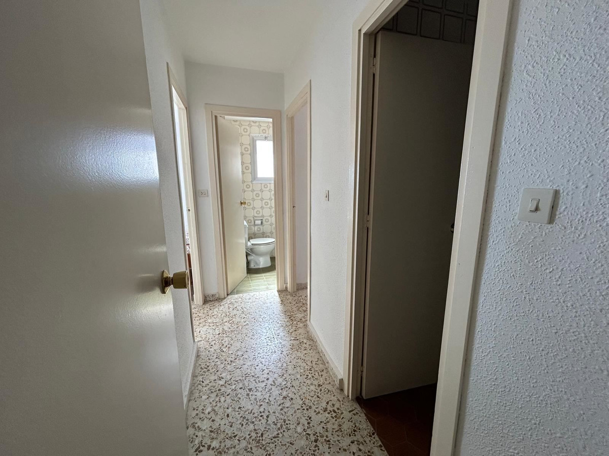For sale - 3 Bedroom 2 Bathroom Apartment - Ground Floor Apartment in Torrevieja - Torrevieja Centro  - Alicante