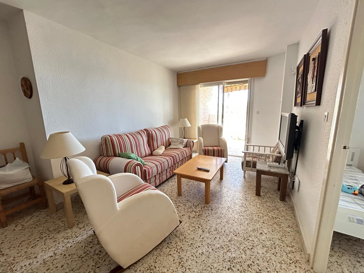 For sale - 3 Bedroom 2 Bathroom Apartment - Ground Floor Apartment in Torrevieja - Torrevieja Centro  - Alicante