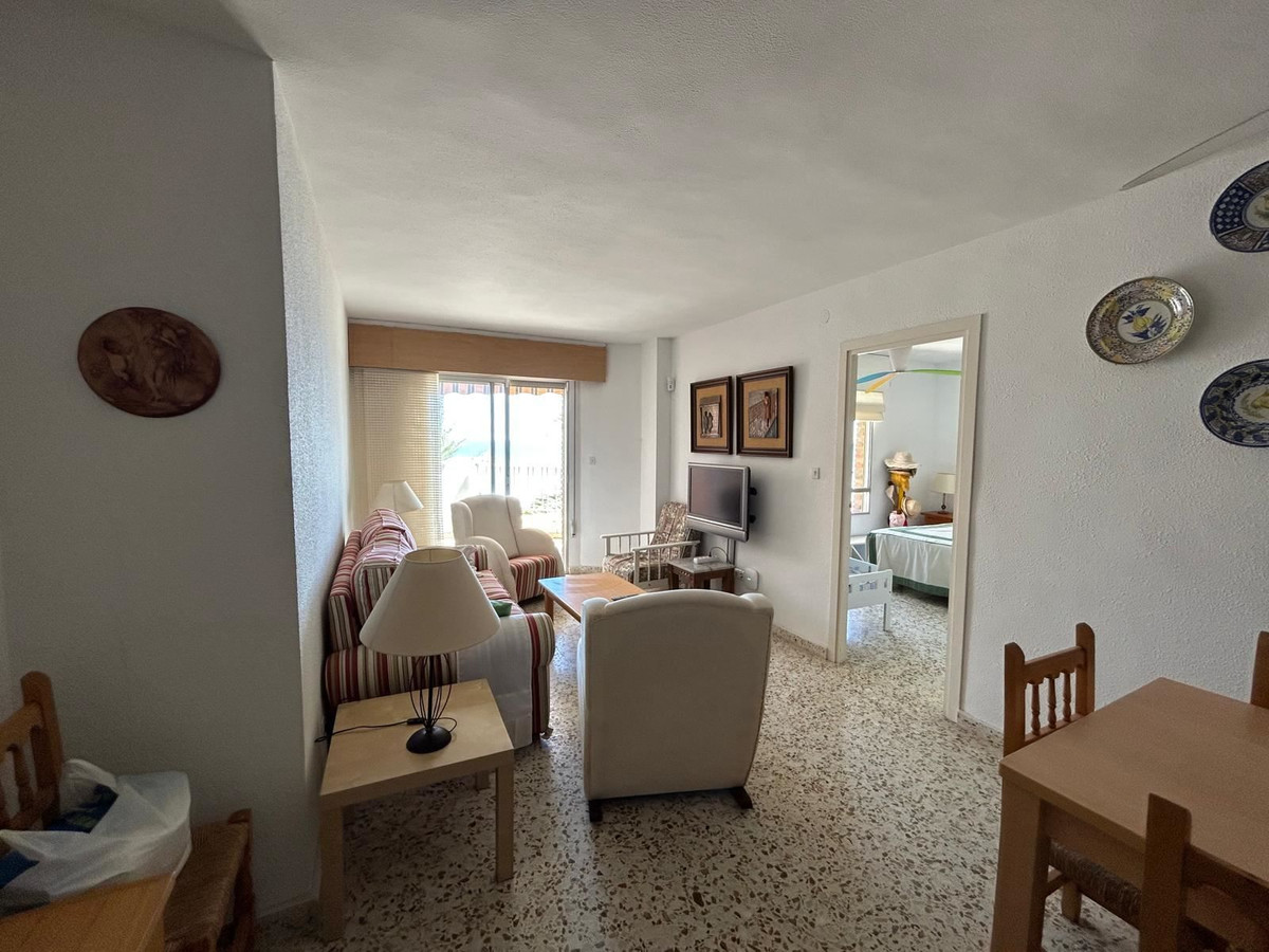 For sale - 3 Bedroom 2 Bathroom Apartment - Ground Floor Apartment in Torrevieja - Torrevieja Centro  - Alicante