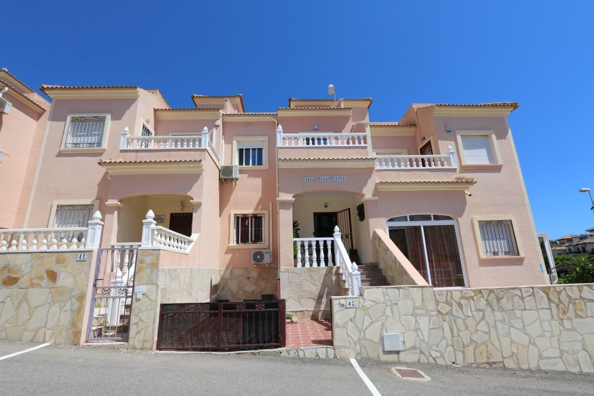 For sale - 3 Bedroom 2 Bathroom Apartment - Middle Floor Apartment in Orihuela - La Florida  - Alicante
