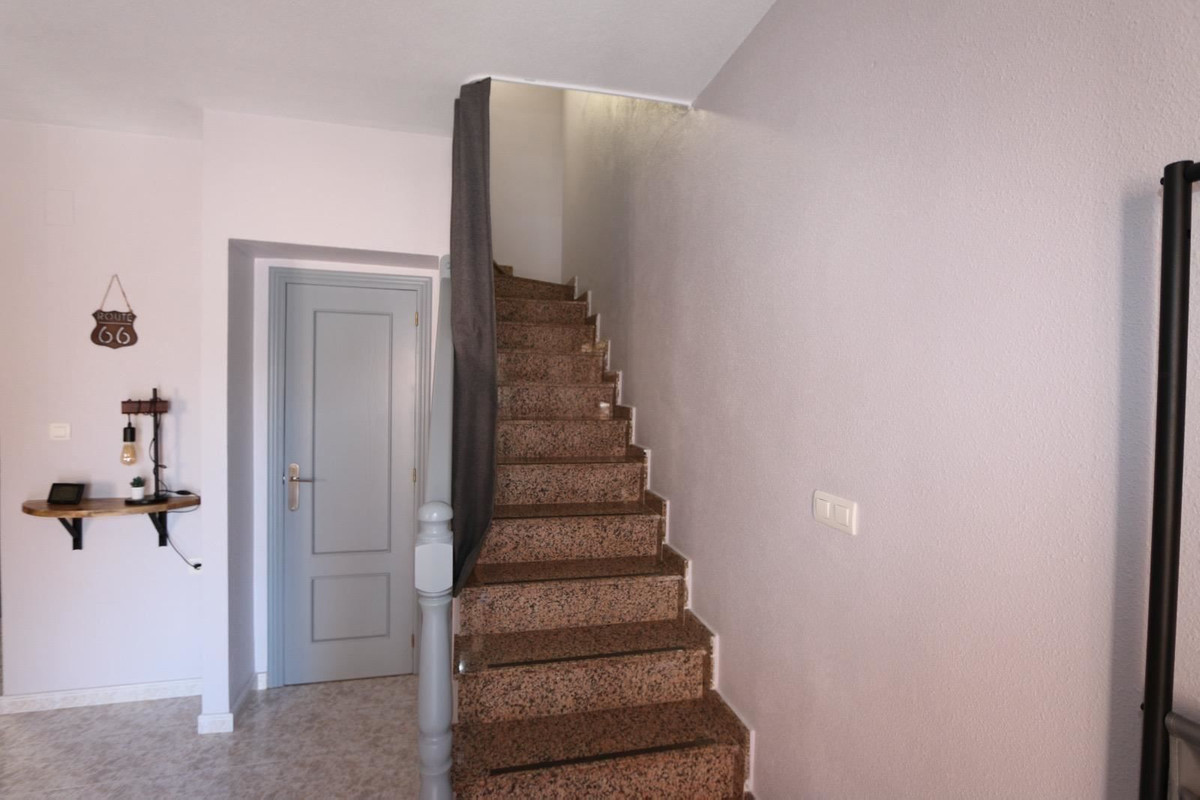 For sale - 3 Bedroom 2 Bathroom Apartment - Middle Floor Apartment in Orihuela - La Florida  - Alicante