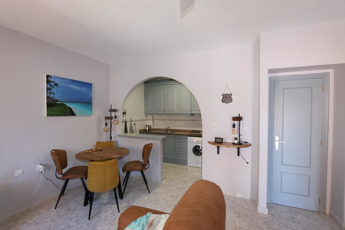 For sale - 3 Bedroom 2 Bathroom Apartment - Middle Floor Apartment in Orihuela - La Florida  - Alicante