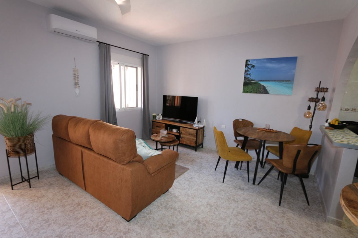 For sale - 3 Bedroom 2 Bathroom Apartment - Middle Floor Apartment in Orihuela - La Florida  - Alicante