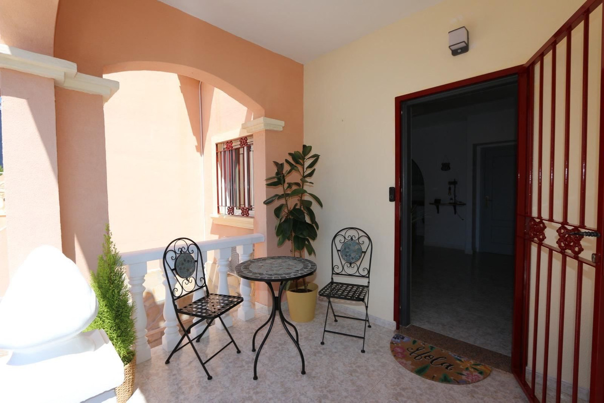 For sale - 3 Bedroom 2 Bathroom Apartment - Middle Floor Apartment in Orihuela - La Florida  - Alicante