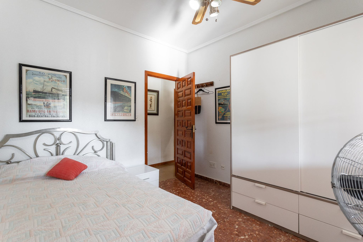 For sale - 6 Bedroom 4 Bathroom House - Detached Villa in Orihuela - Campoamor  - Alicante