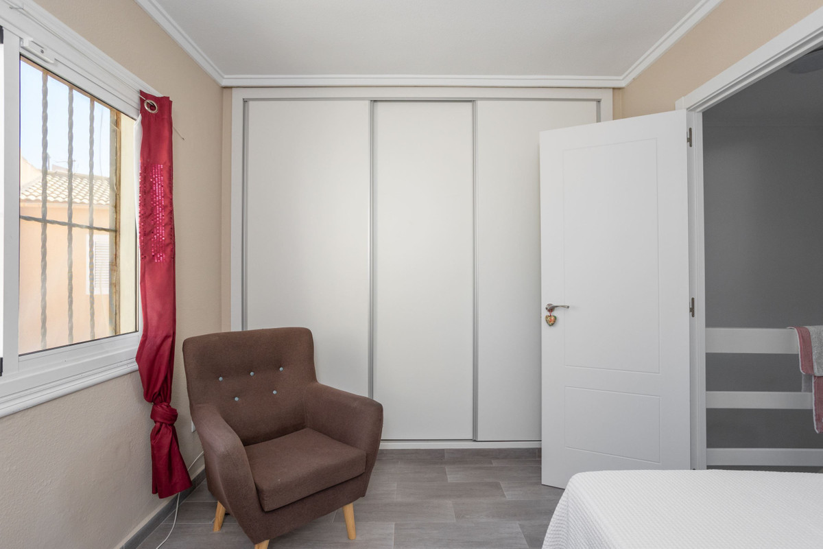 For sale - 2 Bedroom 2 Bathroom House - Townhouse in Torrevieja - Torrevieja Centro  - Alicante