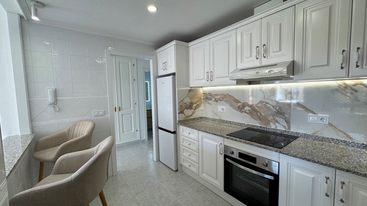 For sale - 2 Bedroom 2 Bathroom Apartment - Middle Floor Apartment in Orihuela - Villamartin  - Alicante