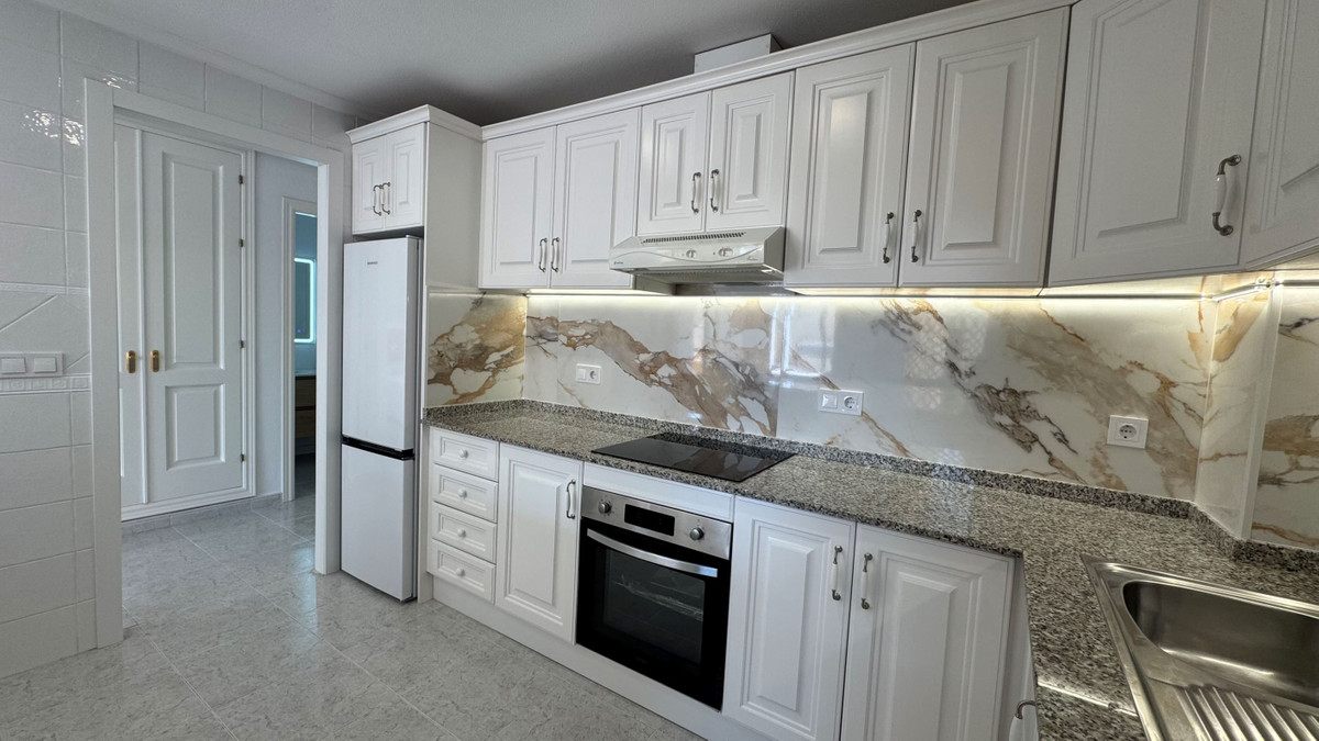 For sale - 2 Bedroom 2 Bathroom Apartment - Middle Floor Apartment in Orihuela - Villamartin  - Alicante