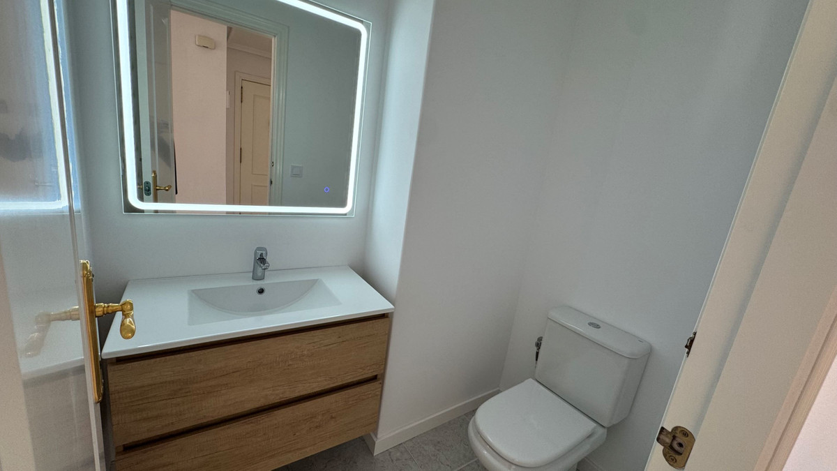 For sale - 2 Bedroom 2 Bathroom Apartment - Middle Floor Apartment in Orihuela - Villamartin  - Alicante