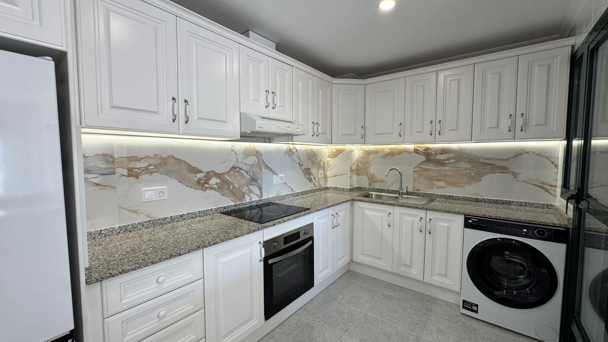 For sale - 2 Bedroom 2 Bathroom Apartment - Middle Floor Apartment in Orihuela - Villamartin  - Alicante