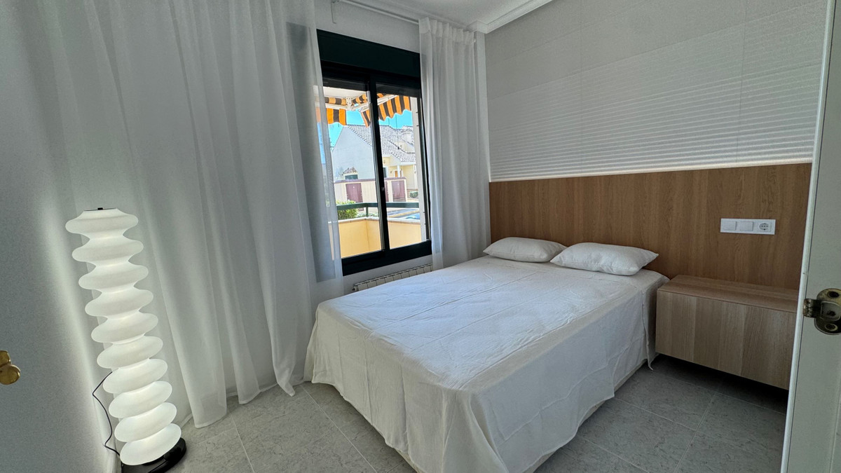 For sale - 2 Bedroom 2 Bathroom Apartment - Middle Floor Apartment in Orihuela - Villamartin  - Alicante