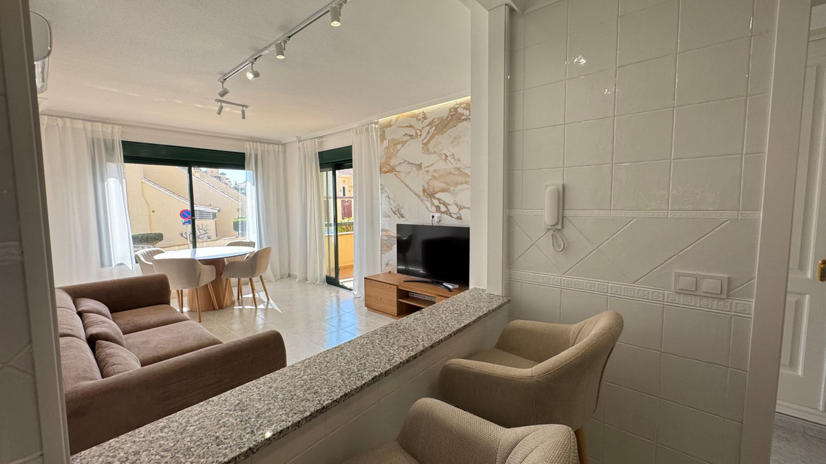 For sale - 2 Bedroom 2 Bathroom Apartment - Middle Floor Apartment in Orihuela - Villamartin  - Alicante