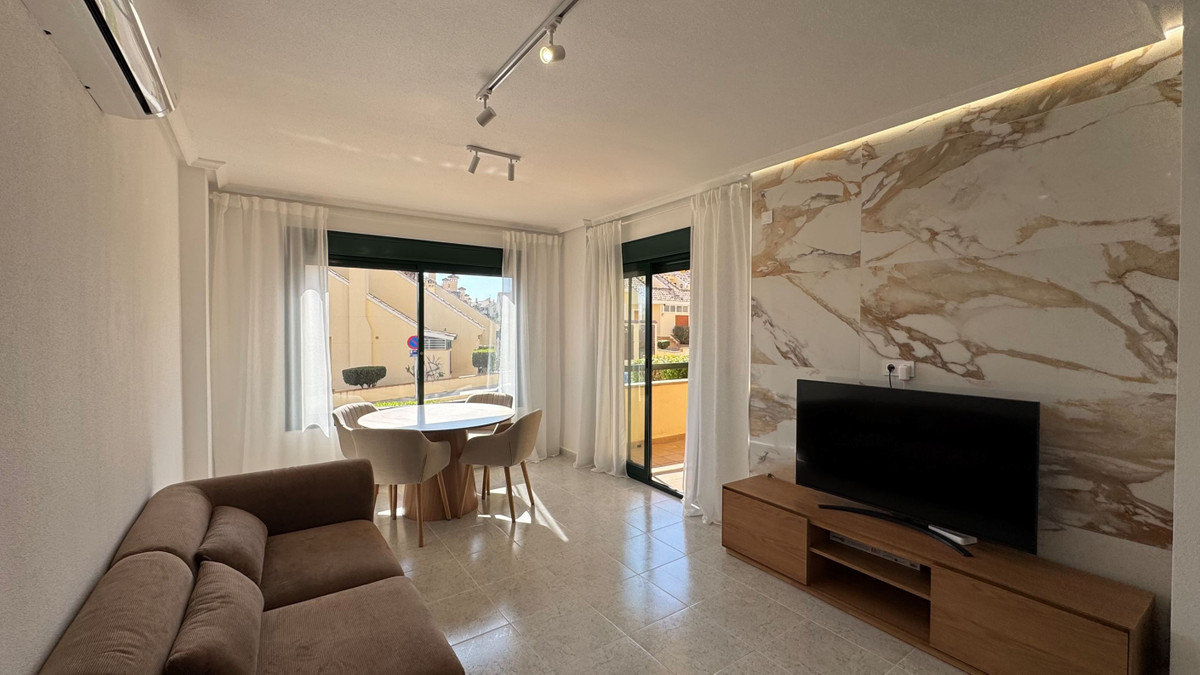 For sale - 2 Bedroom 2 Bathroom Apartment - Middle Floor Apartment in Orihuela - Villamartin  - Alicante