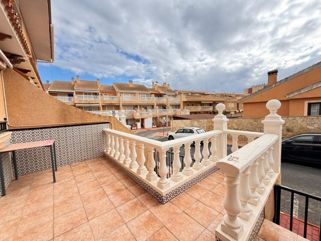 4 Bedroom 3 Bathroom House - Townhouse in Guardamar del Segura