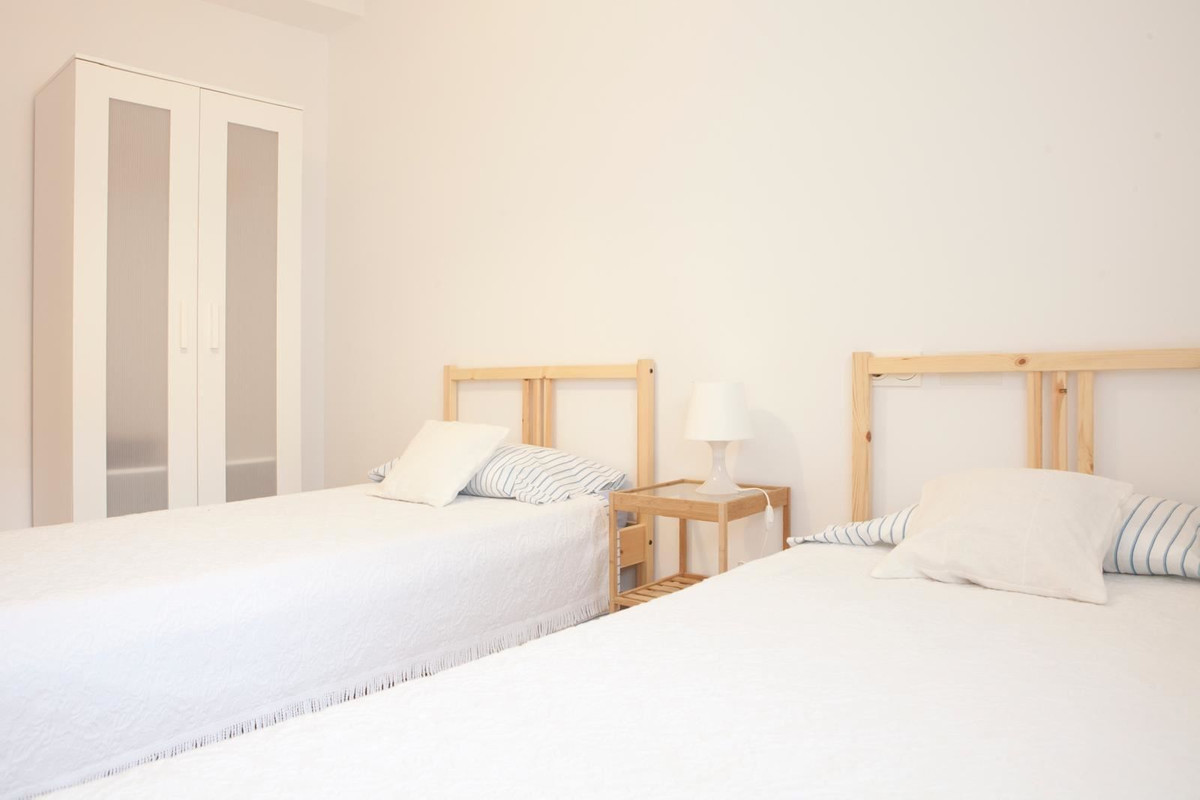 For sale - 4 Bedroom 2 Bathroom Apartment - Middle Floor Apartment in Santa Pola - Santa Pola Centro  - Alicante