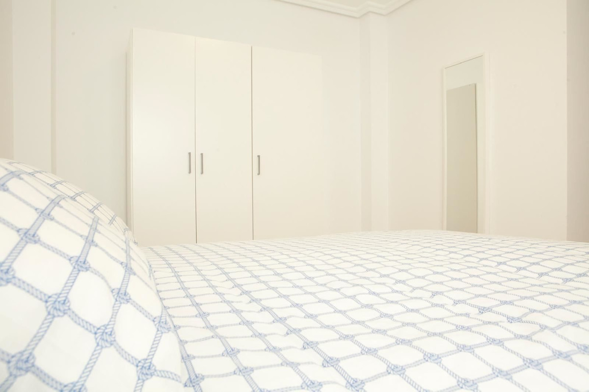 For sale - 4 Bedroom 2 Bathroom Apartment - Middle Floor Apartment in Santa Pola - Santa Pola Centro  - Alicante