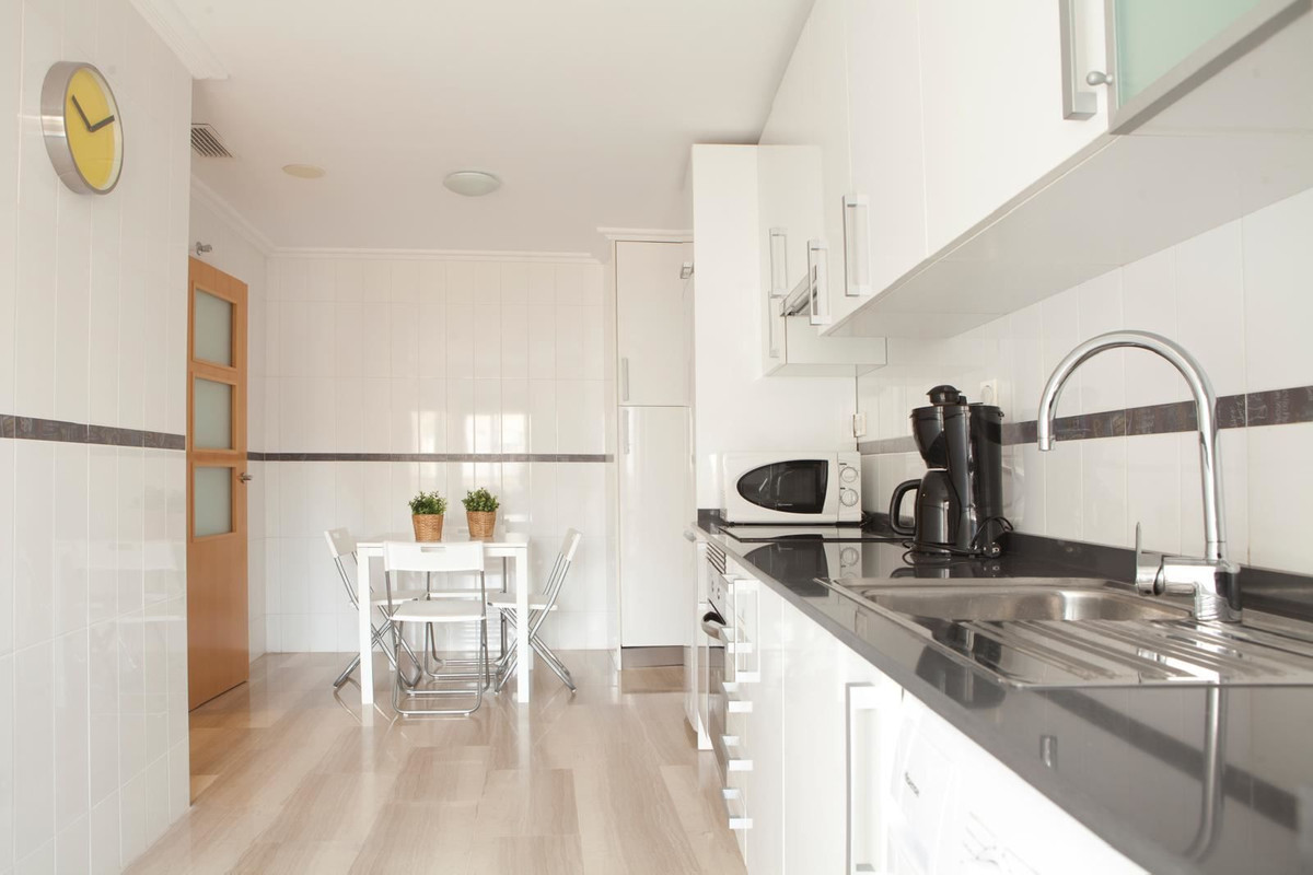 For sale - 4 Bedroom 2 Bathroom Apartment - Middle Floor Apartment in Santa Pola - Santa Pola Centro  - Alicante