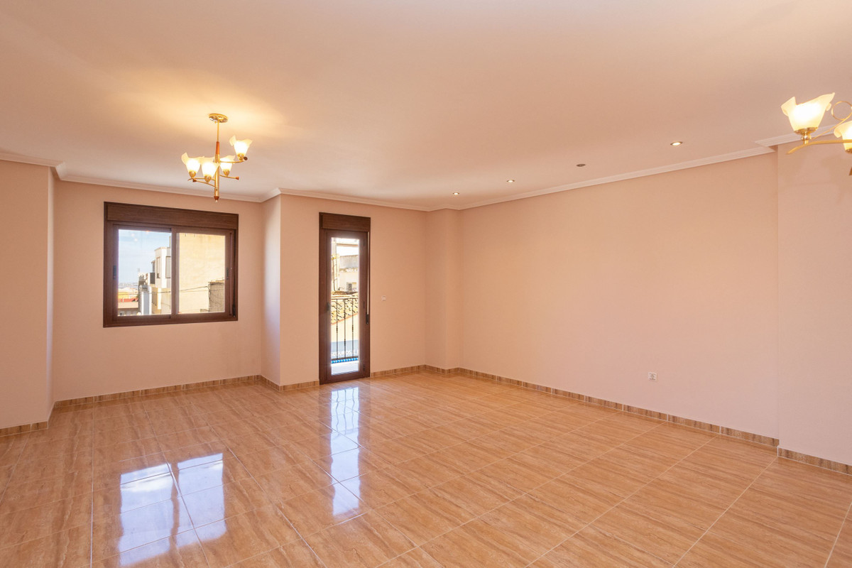 For sale - 4 Bedroom 4 Bathroom House - Townhouse in San Miguel de Salinas - San Miguel de Salinas Centro  - Alicante