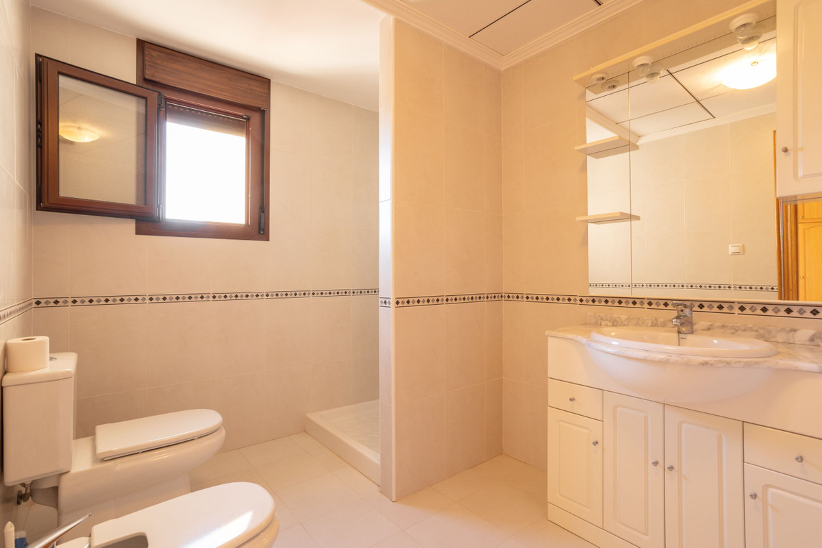 For sale - 4 Bedroom 4 Bathroom House - Townhouse in San Miguel de Salinas - San Miguel de Salinas Centro  - Alicante