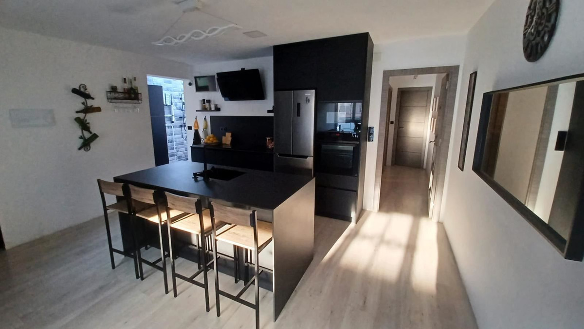 For sale - 3 Bedroom 2 Bathroom Apartment - Top Floor Apartment in Pilar de la Horadada - Torre de la Horadada  - Alicante