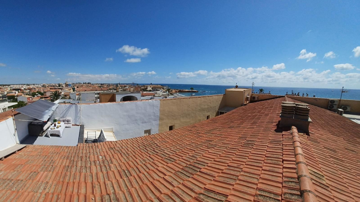 For sale - 3 Bedroom 2 Bathroom Apartment - Top Floor Apartment in Pilar de la Horadada - Torre de la Horadada  - Alicante