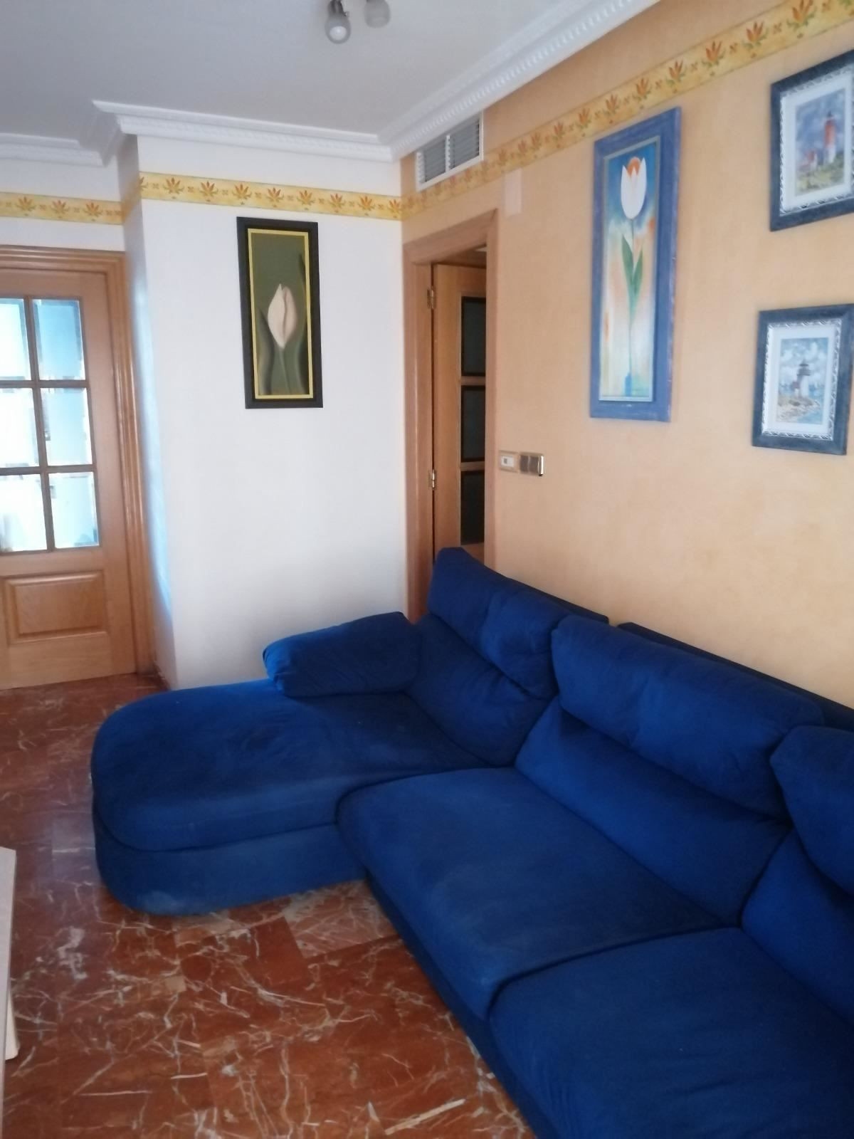 For sale - 3 Bedroom 2 Bathroom Apartment - Middle Floor Apartment in Torrevieja - Torrevieja Centro  - Alicante