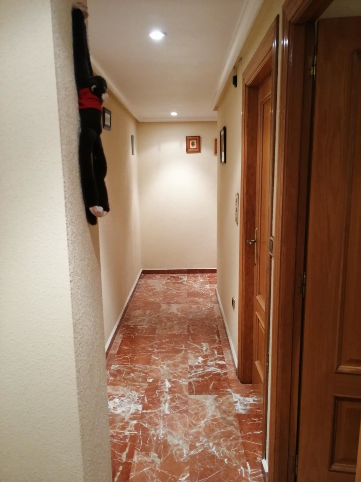 For sale - 3 Bedroom 2 Bathroom Apartment - Middle Floor Apartment in Torrevieja - Torrevieja Centro  - Alicante