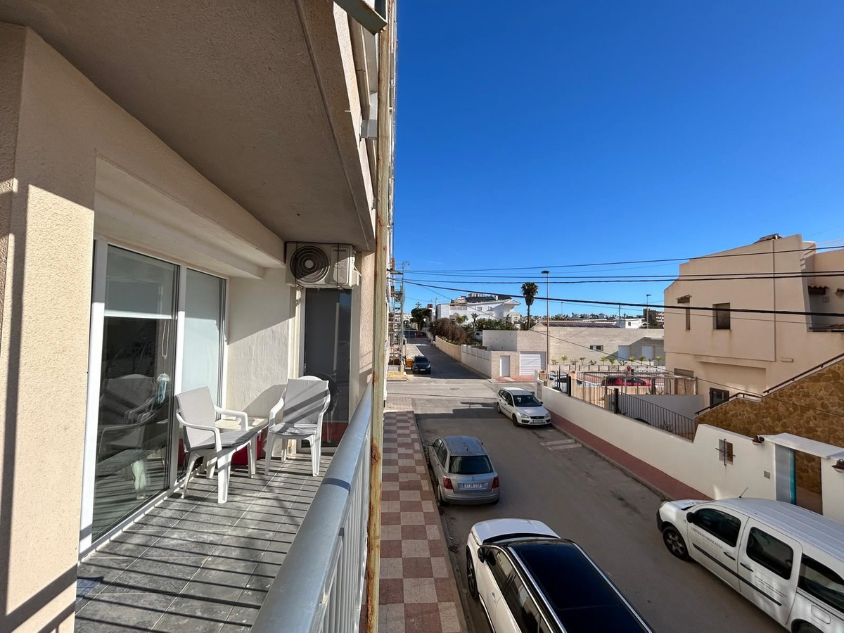 For sale - 2 Bedroom 1 Bathroom Apartment - Middle Floor Apartment in Torrevieja - Torrevieja Centro  - Alicante