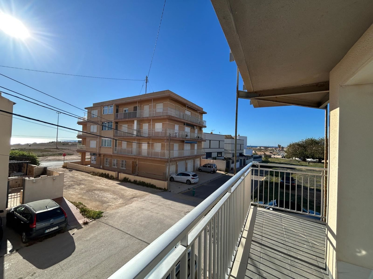For sale - 2 Bedroom 1 Bathroom Apartment - Middle Floor Apartment in Torrevieja - Torrevieja Centro  - Alicante