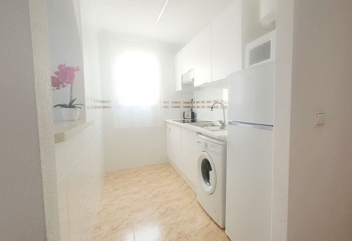 For sale - 1 Bedroom 1 Bathroom Apartment - Top Floor Apartment in Torrevieja - Torrevieja Centro  - Alicante