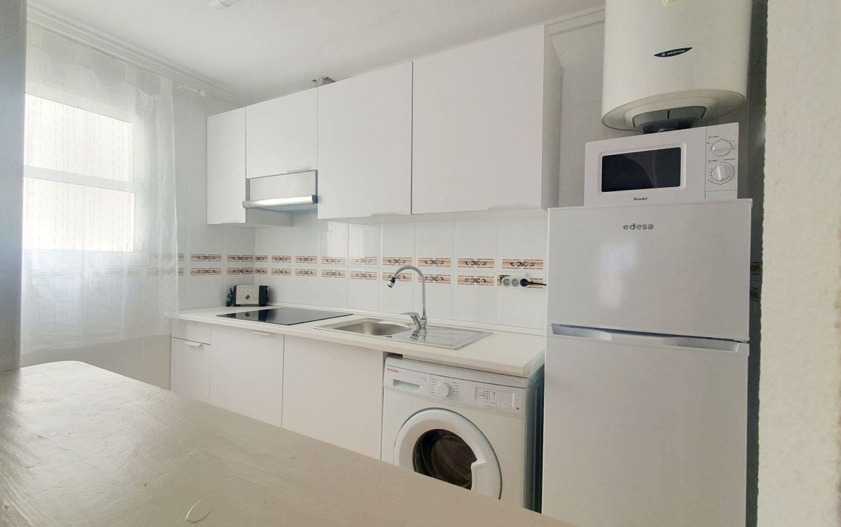 For sale - 1 Bedroom 1 Bathroom Apartment - Top Floor Apartment in Torrevieja - Torrevieja Centro  - Alicante