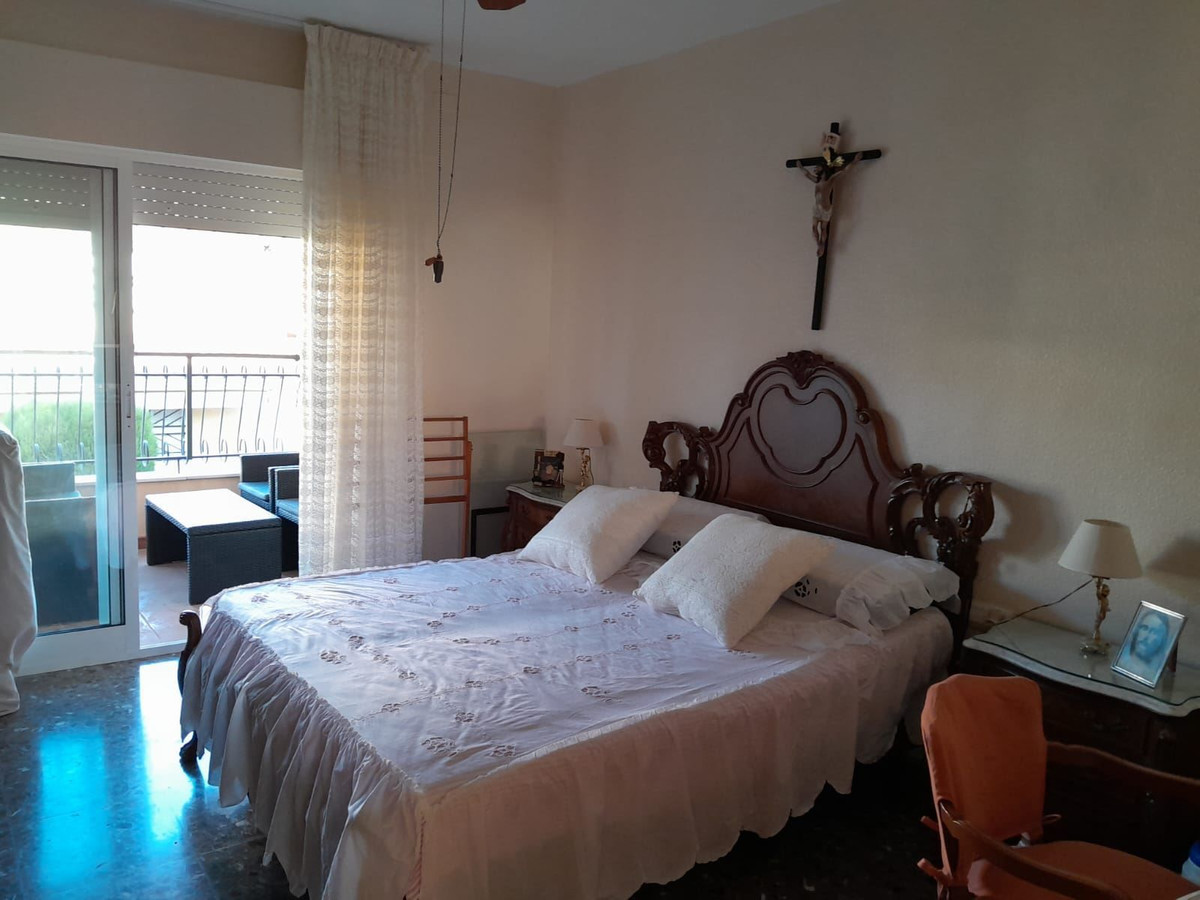 For sale - 4 Bedroom 3 Bathroom Apartment - Middle Floor Apartment in San Pedro del Pinatar - Lo Pagan  - Murcia