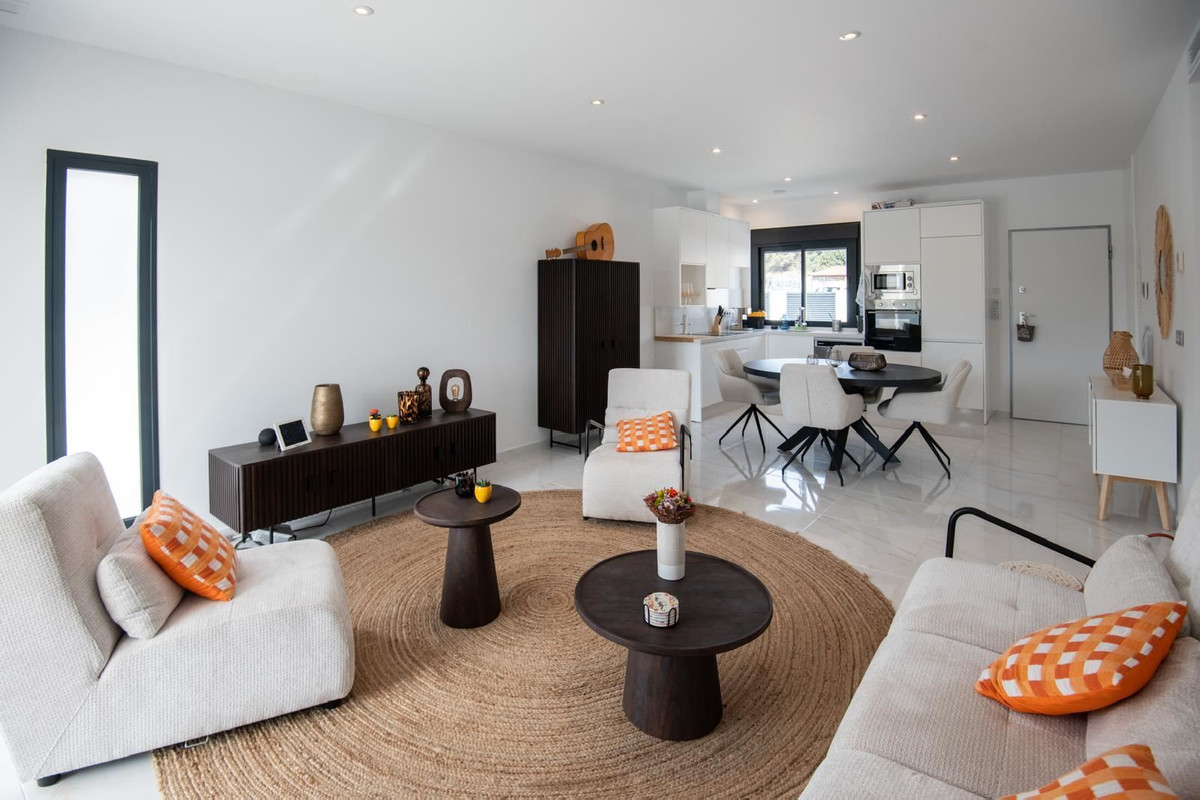 For sale - 3 Bedroom 2 Bathroom House - Detached Villa in Pilar de la Horadada - Pilar de la Horadada Centro  - Alicante