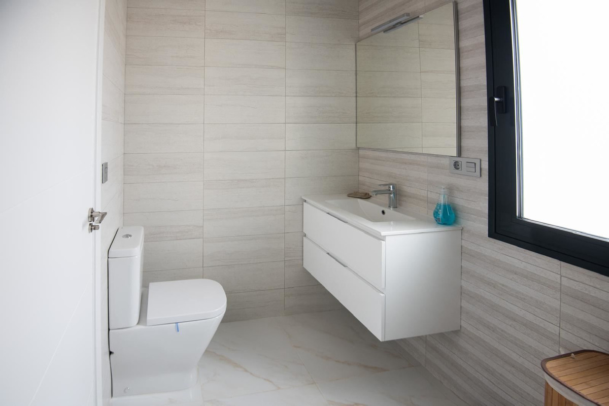 For sale - 3 Bedroom 2 Bathroom House - Detached Villa in Pilar de la Horadada - Pilar de la Horadada Centro  - Alicante