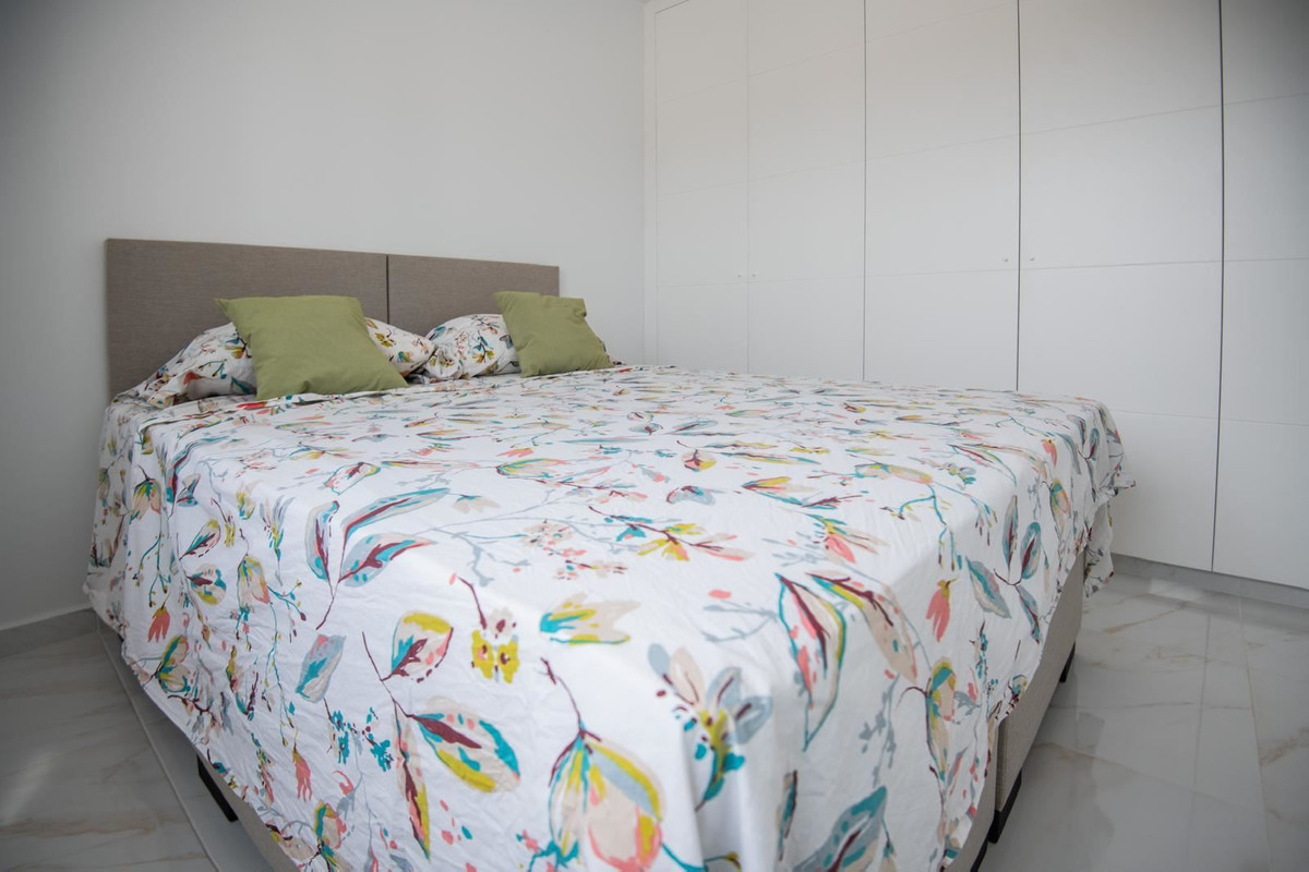 For sale - 3 Bedroom 2 Bathroom House - Detached Villa in Pilar de la Horadada - Pilar de la Horadada Centro  - Alicante