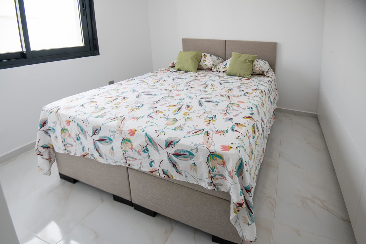 For sale - 3 Bedroom 2 Bathroom House - Detached Villa in Pilar de la Horadada - Pilar de la Horadada Centro  - Alicante