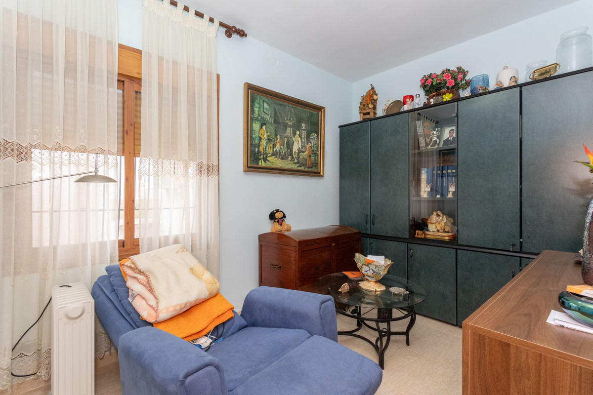 For sale - 3 Bedroom 3 Bathroom House - Detached Villa in Orihuela - Campoamor  - Alicante