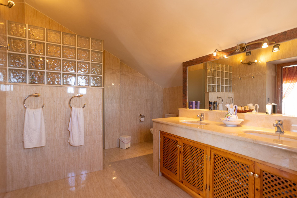 For sale - 3 Bedroom 2 Bathroom House - Detached Villa in Cartagena - Playa Honda  - Murcia