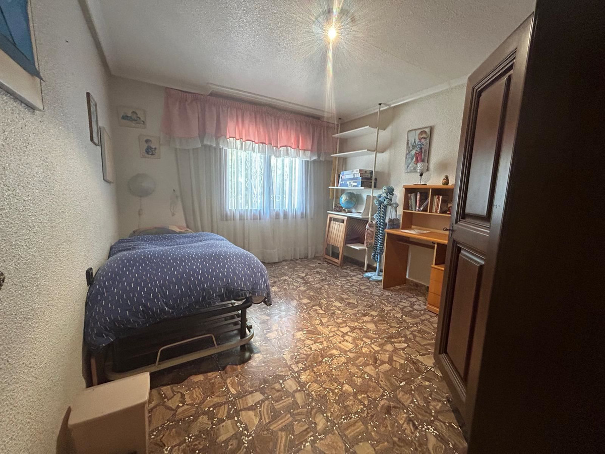For sale - 6 Bedroom 3 Bathroom House - Detached Villa in San Fulgencio - La Marina  - Alicante