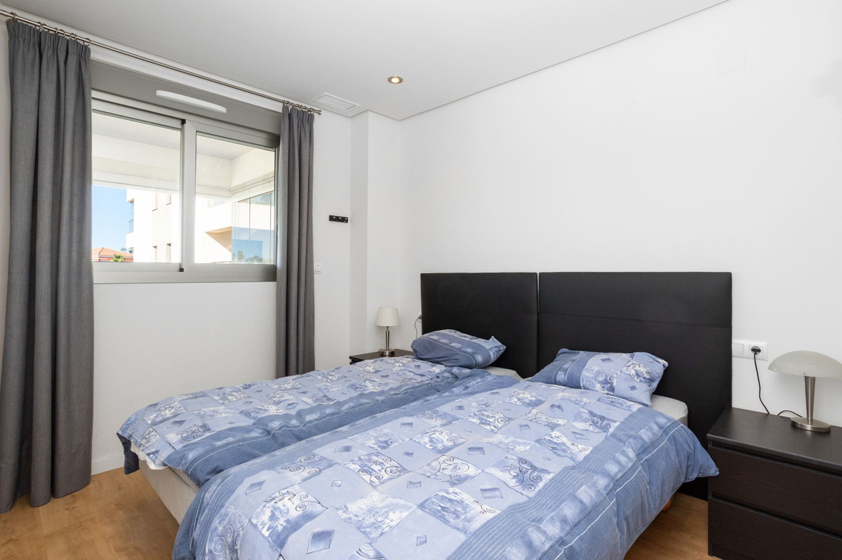 For sale - 4 Bedroom 2 Bathroom Apartment - Middle Floor Apartment in Orihuela - Los Dolses  - Alicante